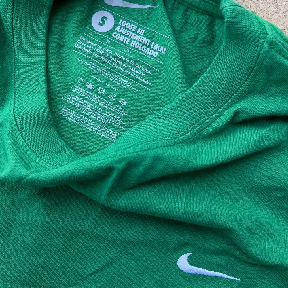 Y2K Single Swoosh Nike Shirt - Picture 2 of 3